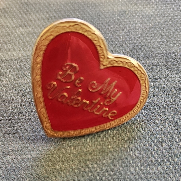 BE MY VALENTINE PIN ❤️ - Picture 3 of 5